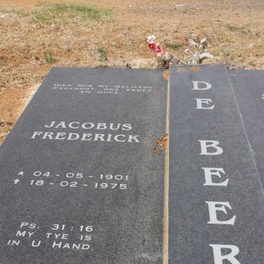BEER Jacobus Frederick, de 1901-1975 &amp; Jacoba Johanna DIPPENAAR 1916-2012