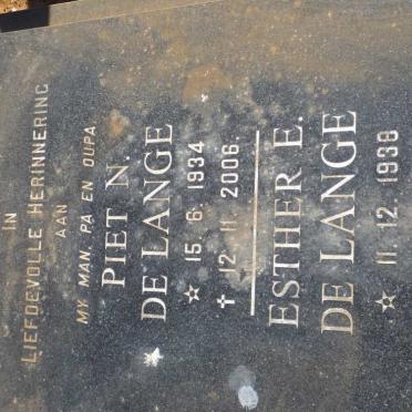 LANGE Piet N., de 1934-2006 &amp; Esther E. 1938-2016