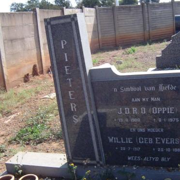 PIETERSE J.D.R.O. 1908-1975 &amp; Willie EVERSON 1917-1987