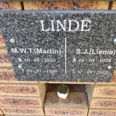 LINDE M.W.T. 1935-1990 & S.J. 1938-2022