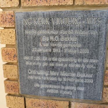 2. Unveiling of memorial wall / Onthulling van gedenkmuur