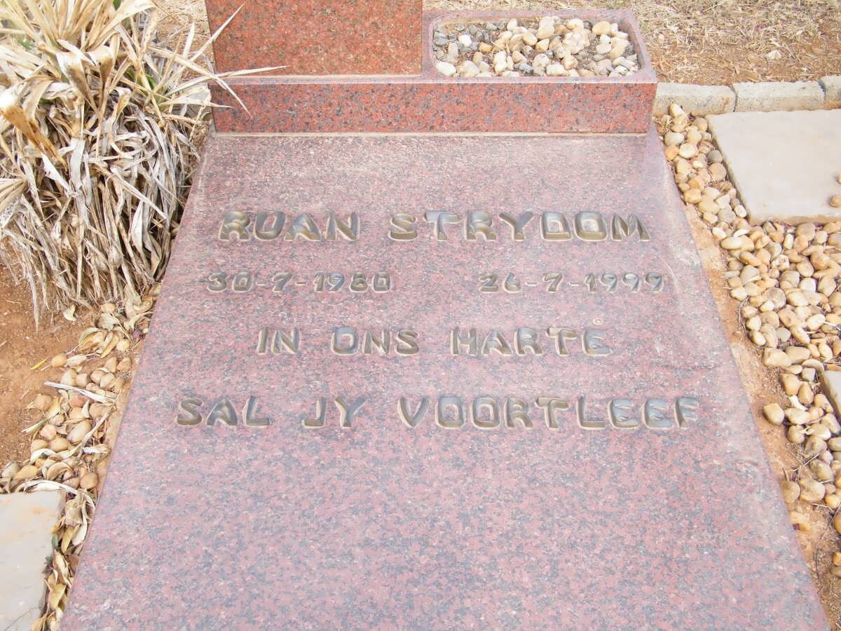 STRYDOM Ruan 1980-1999