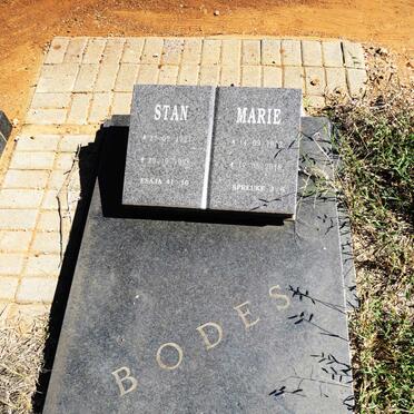 BODES Stan 1921-1998 & Marie 1922-2018