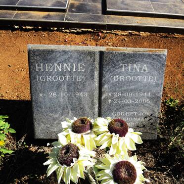 BRITS Hennie 1943- & Tina 1944-2005