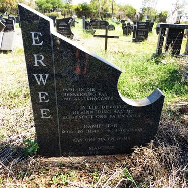 ERWEE D.R. 1940-2003 & Marthie 1942- 