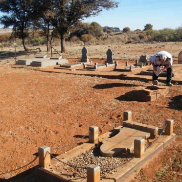 North West, VENTERSDORP district, Vlakfontein 213, farm cemetery_3