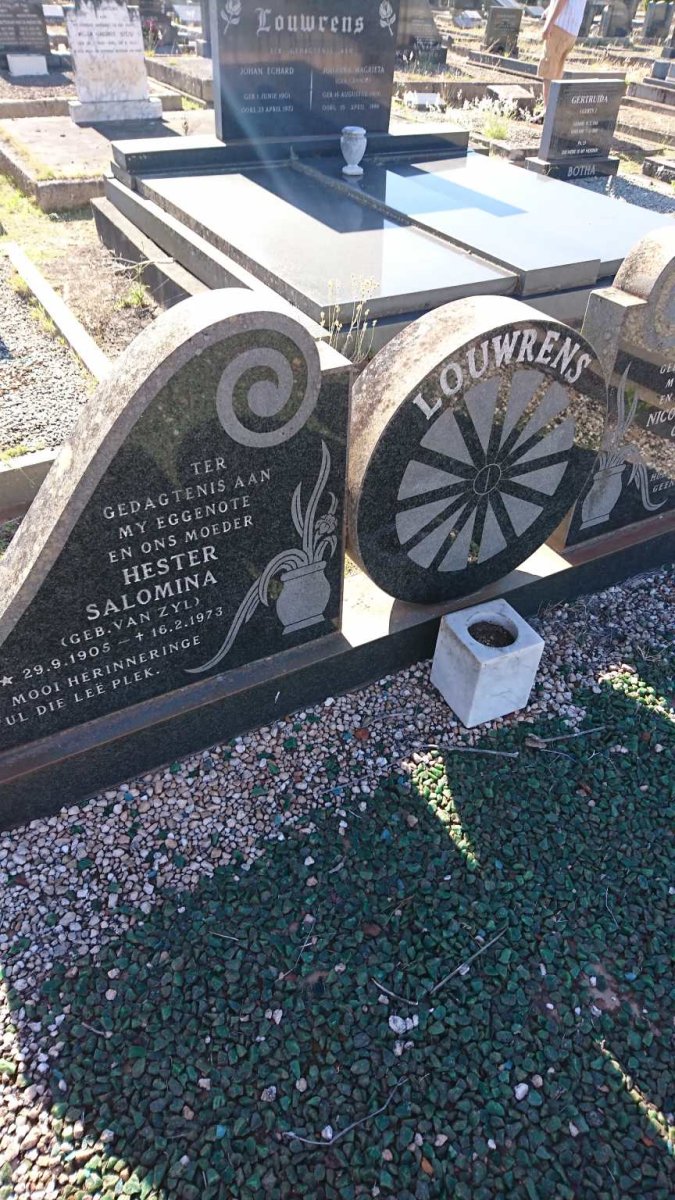 LOUWRENS Nicolaas Gerhardus 1892-1976 &amp; Hester Salomina VAN ZYL 1905-1973