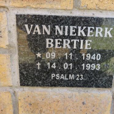 NIEKERK Bertie, van 1940-1993