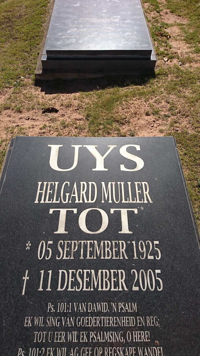 UYS Helgard Muller 1925-2005
