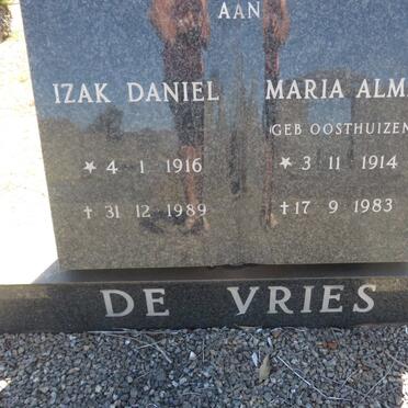 VRIES Izak Daniel, de 1916-1989 &amp; Maria Alma OOSTHUIZEN 1914-1983