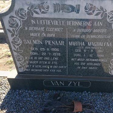 ZYL Salmon Pienaar, van 1906-1978 &amp; Martha Magdalena OOSTHUIZEN 1917-1994