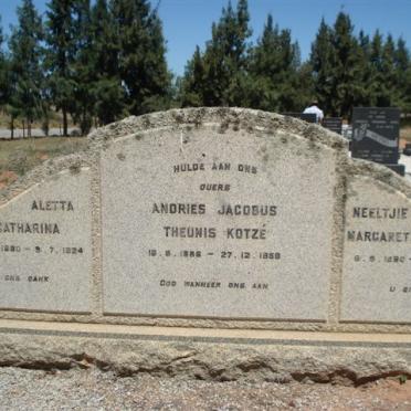 KOTZE Theunis 18?8-1958 &amp; Aletta Catharina 1890-1924 :: KOTZE Neeltjie Margaretha Maria -19?0