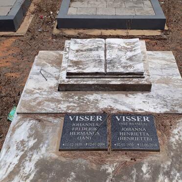 VISSER Johannes Frederik Hermanus 1930-2004 &amp; Johanna Henrietta WESSELS 1933-2019