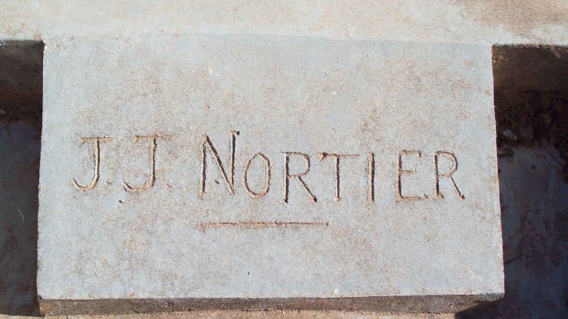 NORTIER J.J.
