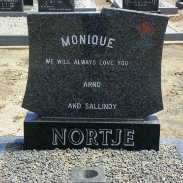 NORTJE Monique 
