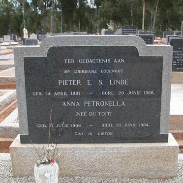 LINDE Pieter E.S. 1887-1968 &amp; Anna Petronella DU TOIT 1906-1994