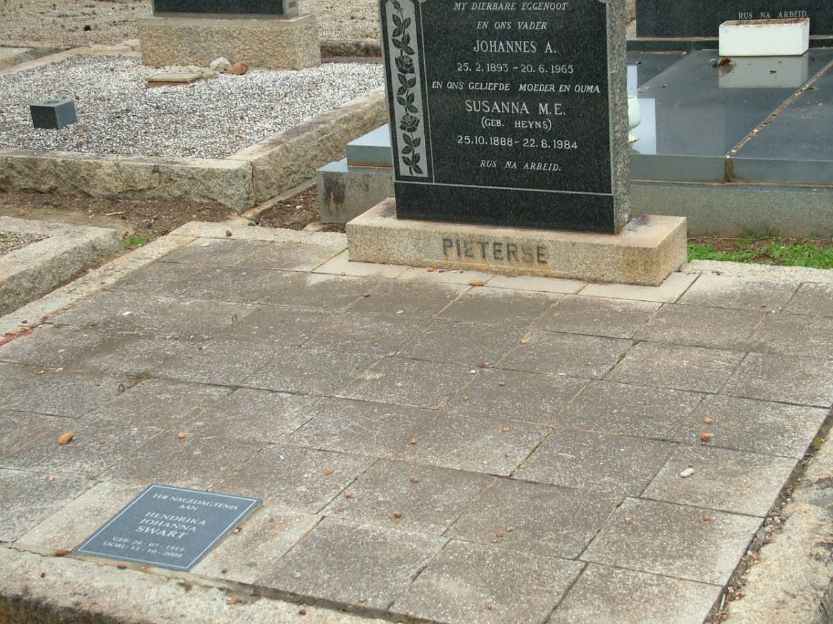 PIETERSE Johannes A. 1893-1965 &amp; Susanna M.E. HEYNS 1888-1984 :: SWART Hendrika Johanna 1919-2009