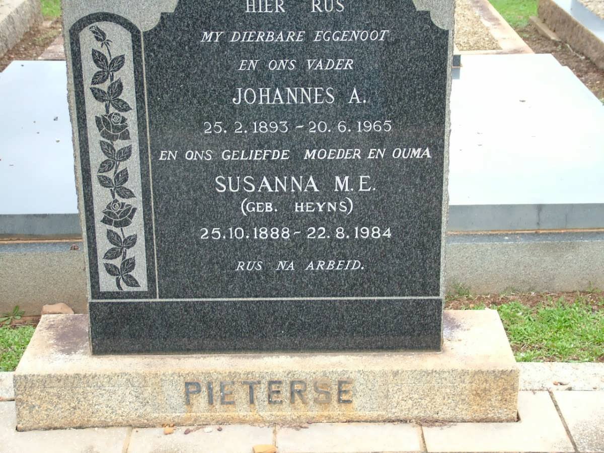 PIETERSE Johannes A. 1893-1965 &amp; Susanna M.E. HEYNS 1888-1984
