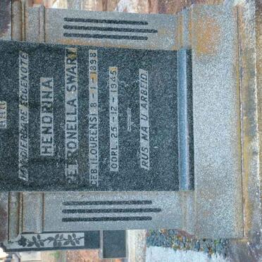 SWART Hendrina Petronella nee LOURENS 1898-1945
