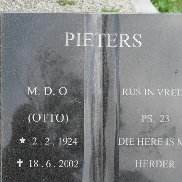 PIETERS M.D.O. 1924-2002