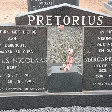 PRETORIUS Albertus Nicolaas 1919-1988 &amp; Margaretha Alberta FOURIE 1923-2017