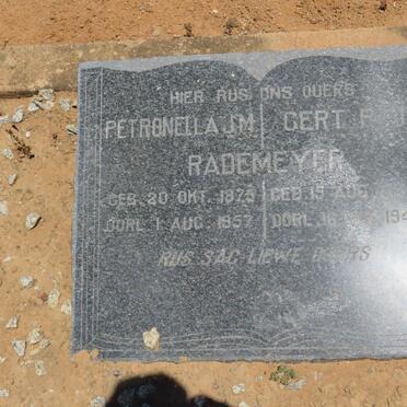 RADEMEYER Gert P.J. -1948 &amp; Petronella J.M. 1875-1957