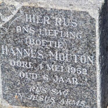 MOUTON Hannes -1952