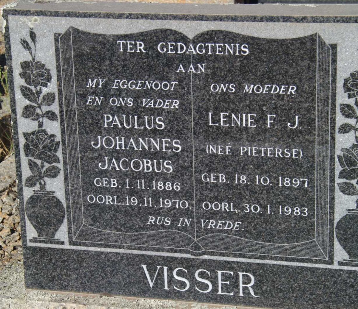 VISSER Paulus Johannes Jacobus 1886-1970 &amp; Lenie F.J. PIETERSE 1897-1983
