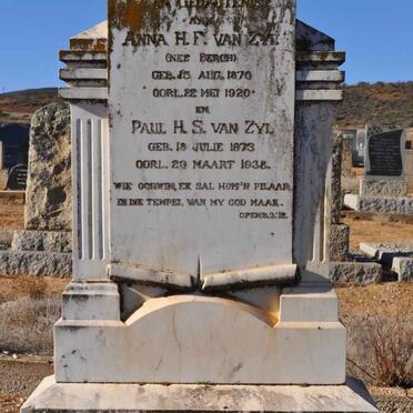 ZYL Paul H.S., van 1873-1938 &amp; Anna H.F. BERGH 1870-1920