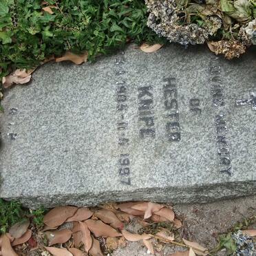 KNIPE Hester 1905-1997