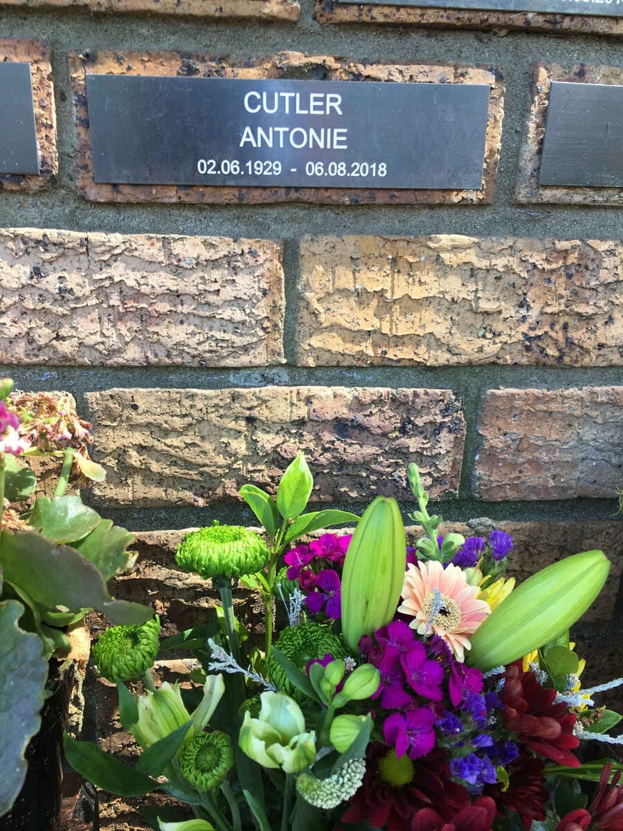 CUTLER Antonie 1929-2018