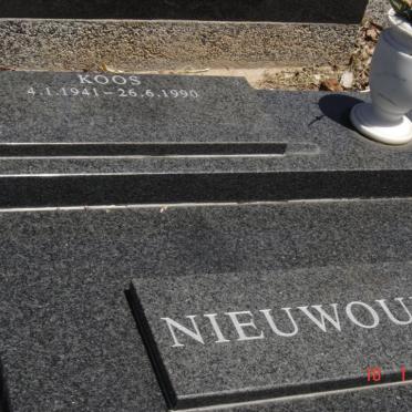 NIEUWOUDT Koos 1941-1990