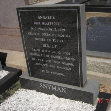 SNYMAN Neil J.F. 1941-2004 &amp; Annatjie HAASBROEK 1944-1979