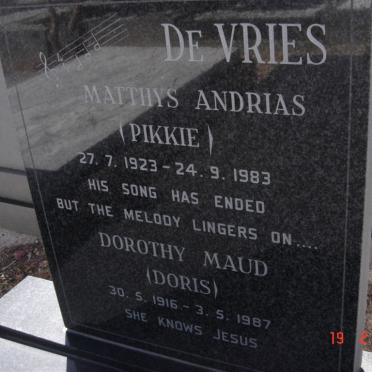 VRIES Matthys Andrias, de 1923-1983 &amp; Dorothy Maud 1916-1987