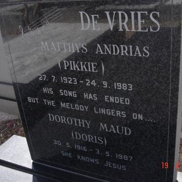 VRIES Matthys Andrias, de 1923-1983 &amp; Dorothy Maud 1916-1987