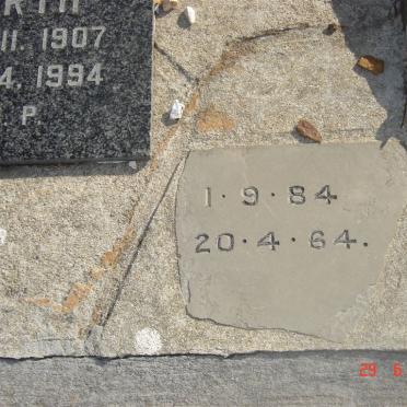 WORTH Laurel 1909-1994 &amp; T. Leslie 1907-1994