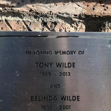 WILDE Tony 1929-2013 &amp; Belinda 1938-2001