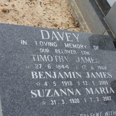 JAMES Benjamin 1918-2005 &amp; Suzanna Maria 1920-2007 :: JAMES Timothy 1944-1988