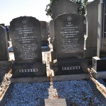 GORDON Shaia -1956 &amp; Sarah Minna -1951