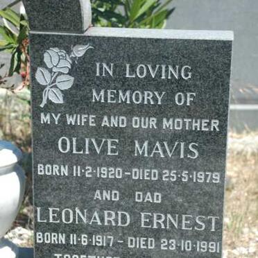 ?OYCE Leonard Ernest 1917-1991 &amp; Olive Mavis 1920-1979