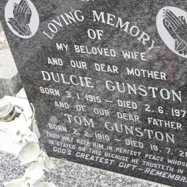 GUNSTON Tom 1910-2002 &amp; Dulcie 1915-1978