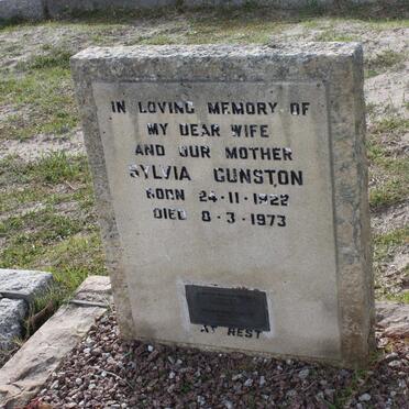 GUNSTON William Maurice 1918-1983 &amp; Sylvia 1922-1973 :: GUNSTON William James 1949-1997