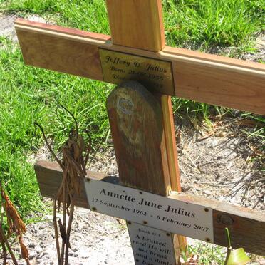 JULIUS Jeffery D. 1956-2009 &amp; Annette June 1962-2007