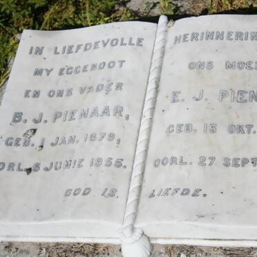PIENAAR B.J. 1879-1955 &amp; E.J. 1883-1974
