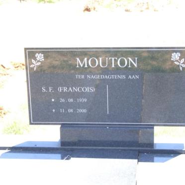 MOUTON S.F. 1939-2000