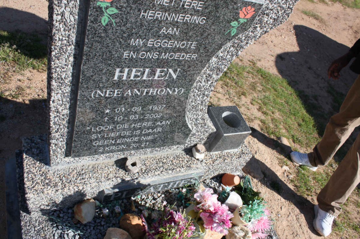 PLAATJIES Helen nee ANTHONY 1937-2002