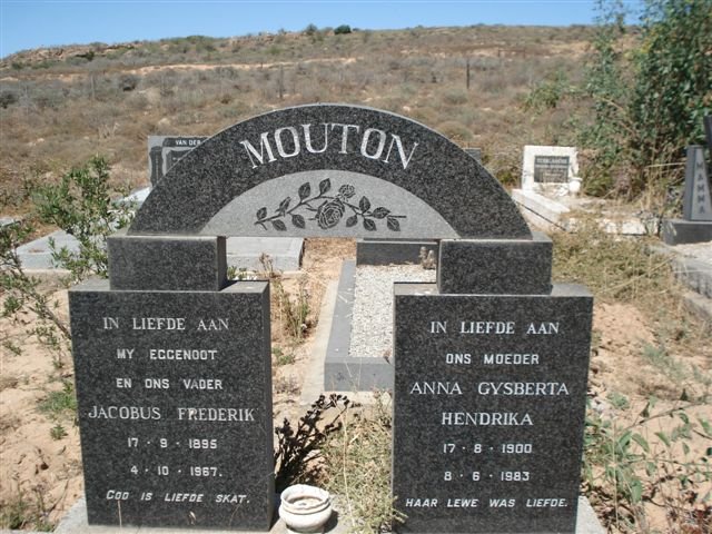 MOUTON Jacobus Frederik 1895-1967 & Anna Gysberta Hendrika 1900-1983