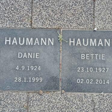 HAUMANN Danie 1924-1999 &amp; Bettie 1927-2014