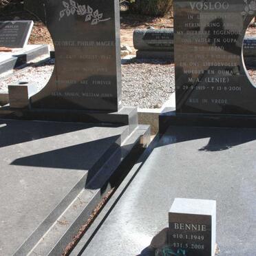 VOSLOO B.J. 1919-1984 &amp; M.A. 1919-2001 :: VOSLOO Bennie 1949-2008
