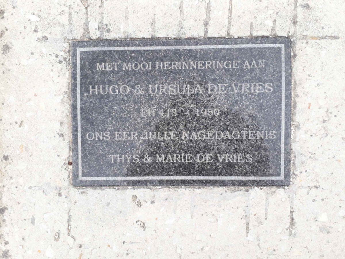 VRIES Hugo, de & Ursula
